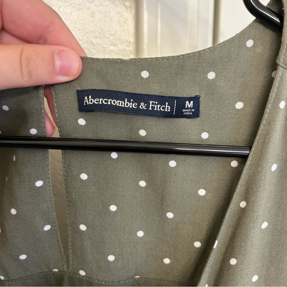 Abercrombie & Fitch Sage Green White Polka Dot Front Tie Romper Size Medium - Picture 5 of 8